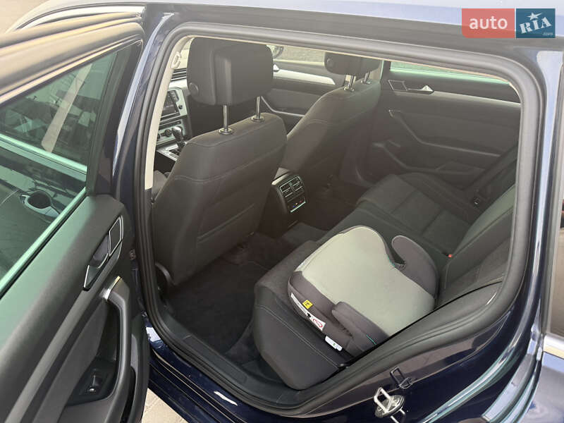 Универсал Volkswagen Passat 2015 в Львове