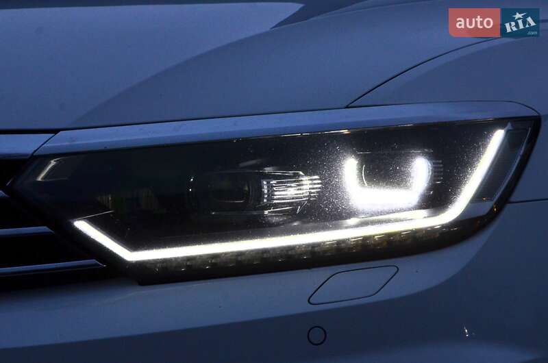 Универсал Volkswagen Passat 2018 в Киеве