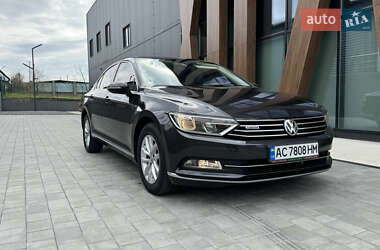 Седан Volkswagen Passat 2018 в Луцке