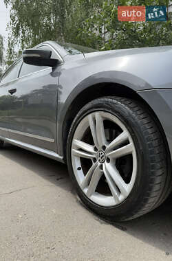 Седан Volkswagen Passat 2013 в 