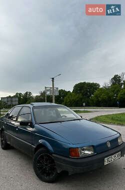 Седан Volkswagen Passat 1993 в Харькове