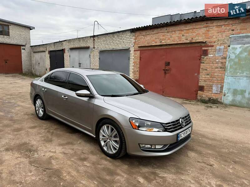 Седан Volkswagen Passat 2011 в Луцке