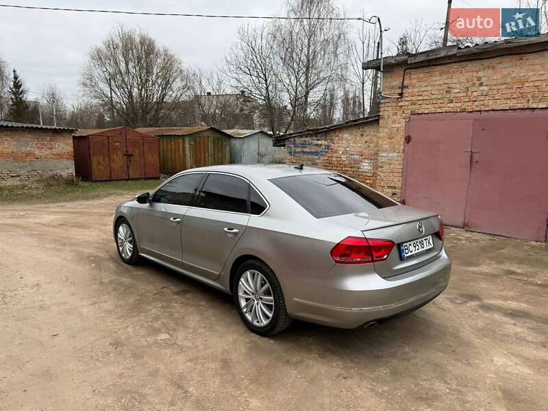 Седан Volkswagen Passat 2011 в Луцке