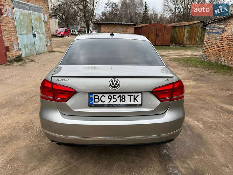 Седан Volkswagen Passat 2011 в Луцке