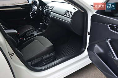 Седан Volkswagen Passat 2017 в 