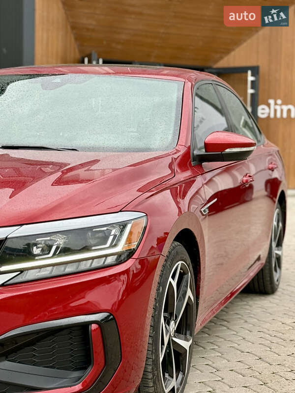 Седан Volkswagen Passat 2022 в Коломые