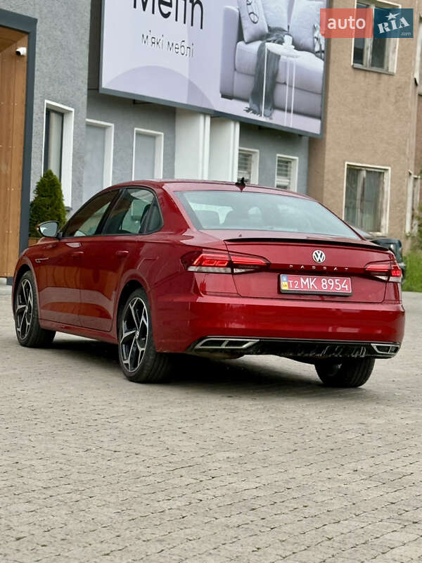 Седан Volkswagen Passat 2022 в Коломые