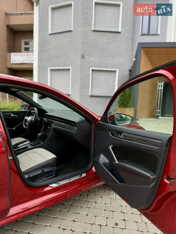 Седан Volkswagen Passat 2022 в Коломые