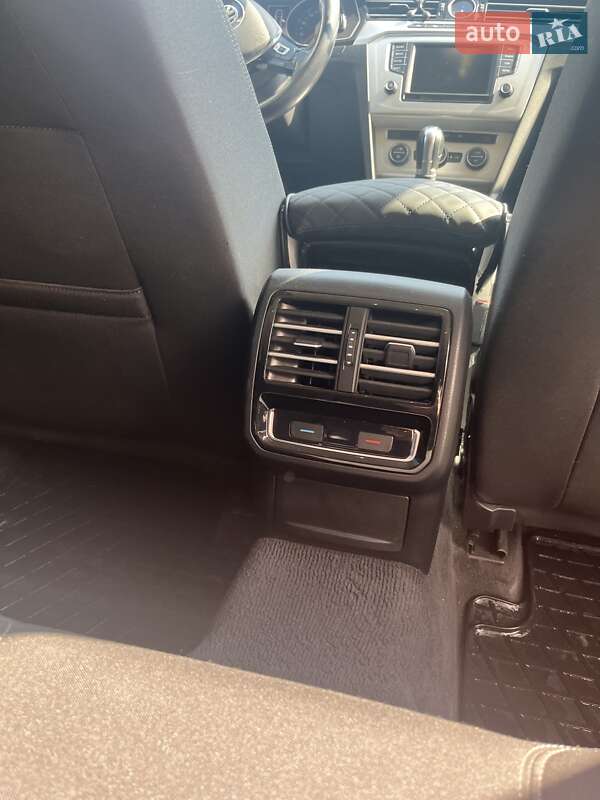 Универсал Volkswagen Passat 2015 в Ужгороде фото 10 Универсал Volkswagen Passat 2015 в Ужгороде