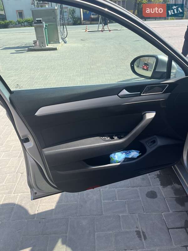 Универсал Volkswagen Passat 2015 в Ужгороде фото 15 Универсал Volkswagen Passat 2015 в Ужгороде
