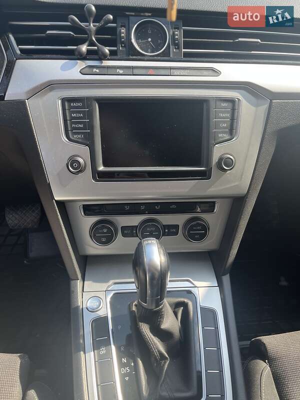 Универсал Volkswagen Passat 2015 в Ужгороде фото 20 Универсал Volkswagen Passat 2015 в Ужгороде