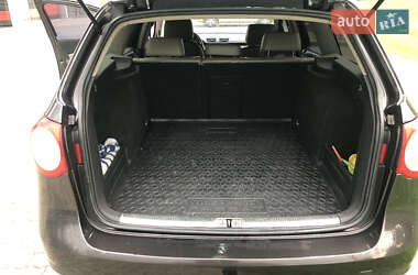Універсал Volkswagen Passat 2006 в 
