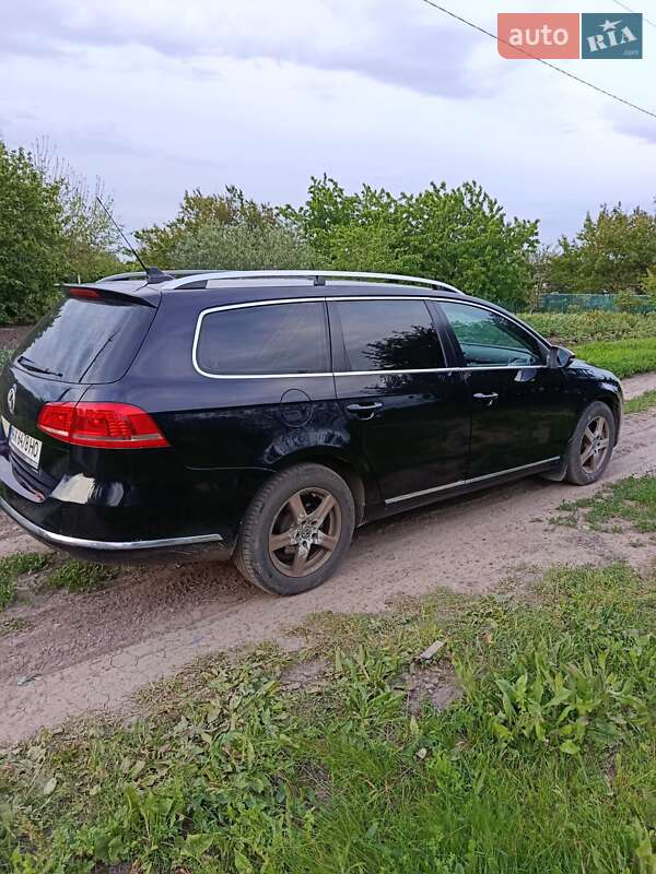 Універсал Volkswagen Passat 2011 в Лозовій