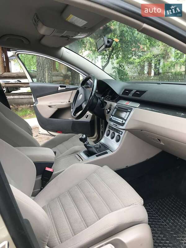 Универсал Volkswagen Passat 2006 в Любомле