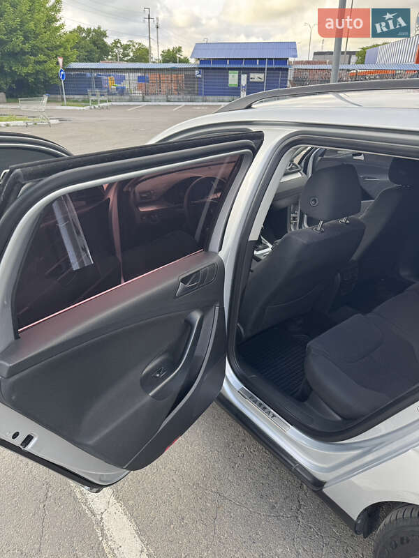 Універсал Volkswagen Passat 2010 в Одесі