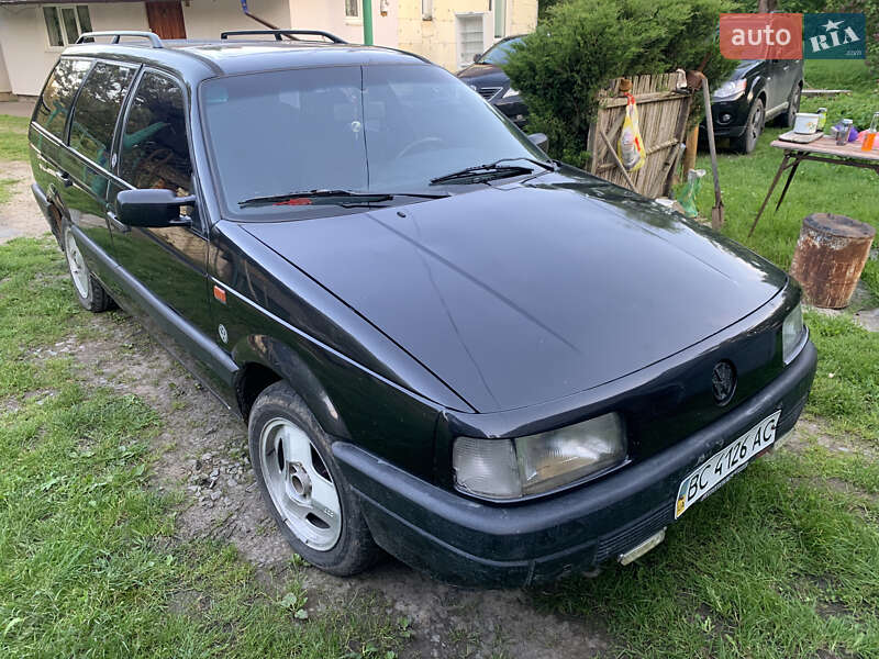 Універсал Volkswagen Passat 1991 в 