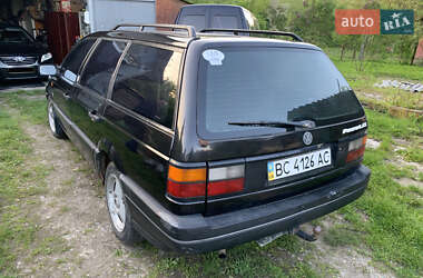 Універсал Volkswagen Passat 1991 в 