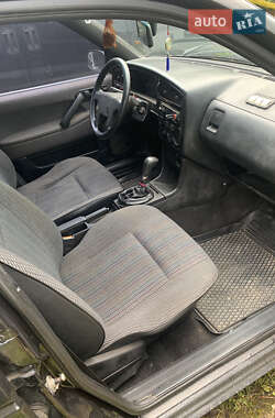 Універсал Volkswagen Passat 1991 в 