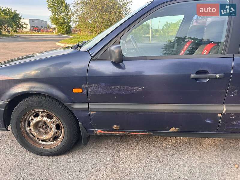 Седан Volkswagen Passat 1994 в Житомирі