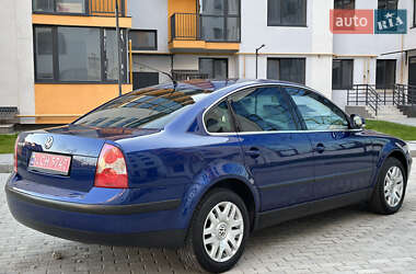 Седан Volkswagen Passat 2004 в 
