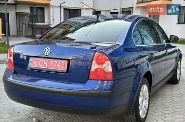 Седан Volkswagen Passat 2004 в 
