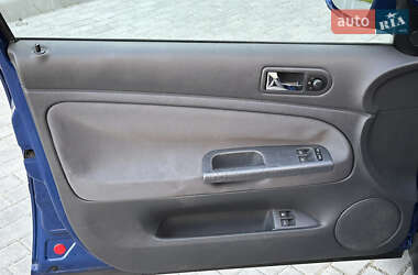 Седан Volkswagen Passat 2004 в 