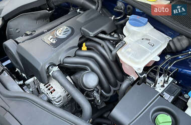 Седан Volkswagen Passat 2004 в 