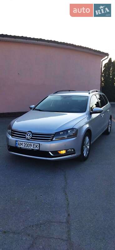 Универсал Volkswagen Passat 2012 в Звягеле