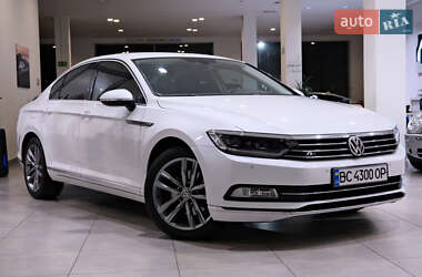 Седан Volkswagen Passat 2015 в 