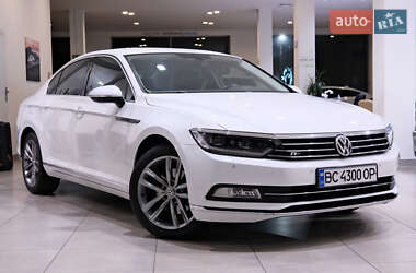 Седан Volkswagen Passat 2015 в 
