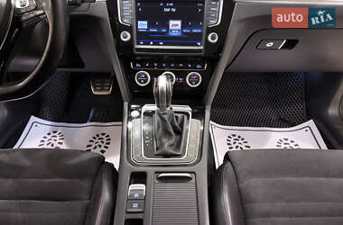 Седан Volkswagen Passat 2015 в 
