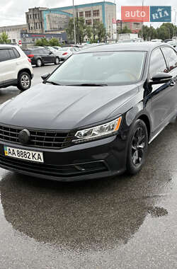 Седан Volkswagen Passat 2016 в Киеве