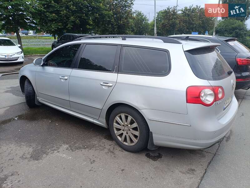 Универсал Volkswagen Passat 2010 в Киеве
