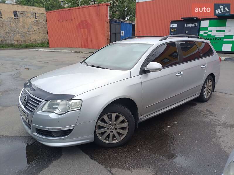 Универсал Volkswagen Passat 2010 в Киеве