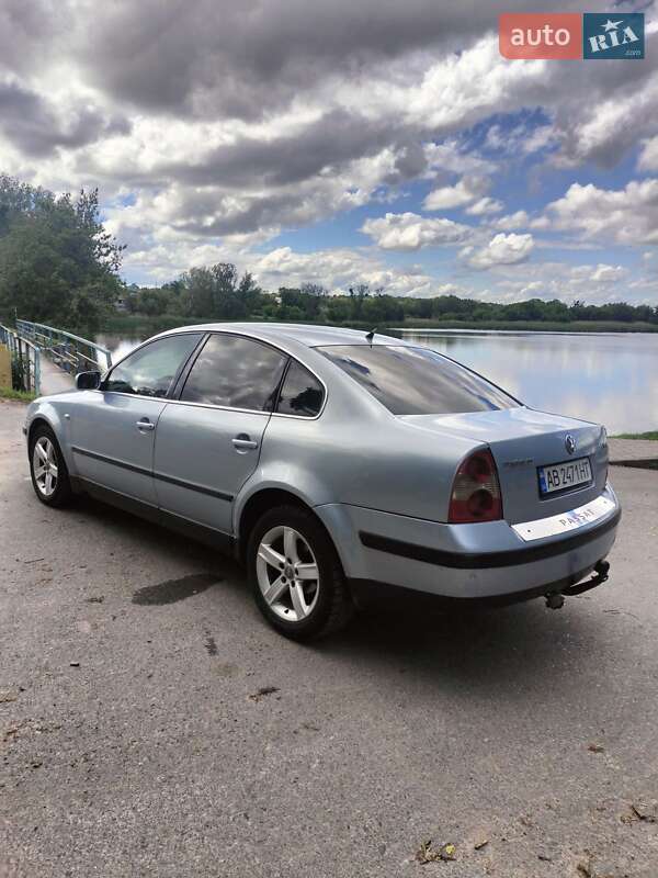 Седан Volkswagen Passat 2001 в Дашеві