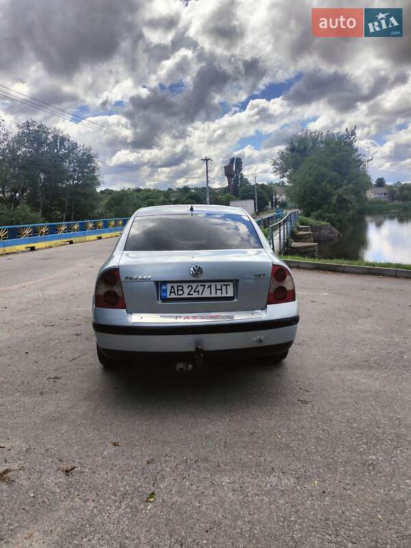 Седан Volkswagen Passat 2001 в Дашеві