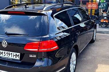 Універсал Volkswagen Passat 2011 в Житомирі