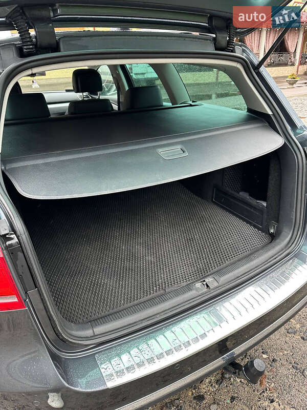 Универсал Volkswagen Passat 2011 в Маневичах