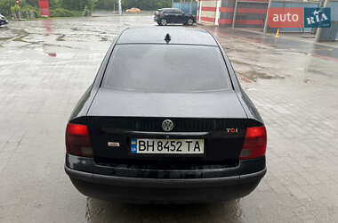 Седан Volkswagen Passat 1999 в 