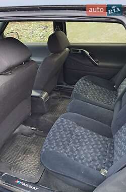 Седан Volkswagen Passat 1991 в 