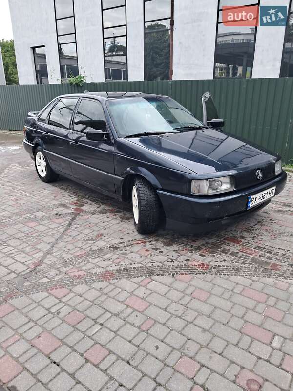 Седан Volkswagen Passat 1991 в 