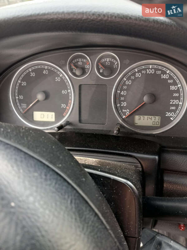 Седан Volkswagen Passat 2001 в Бершаді