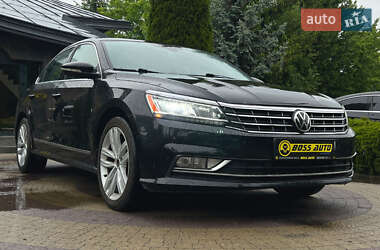 Седан Volkswagen Passat 2017 в Львове