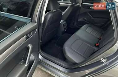 Седан Volkswagen Passat 2020 в 