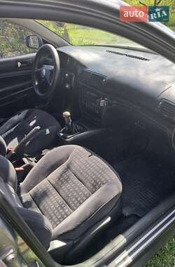 Універсал Volkswagen Passat 2004 в Миколаєві