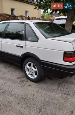 Седан Volkswagen Passat 1989 в 