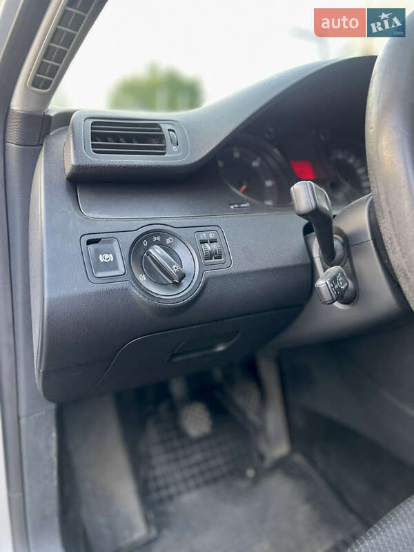 Универсал Volkswagen Passat 2006 в Харькове