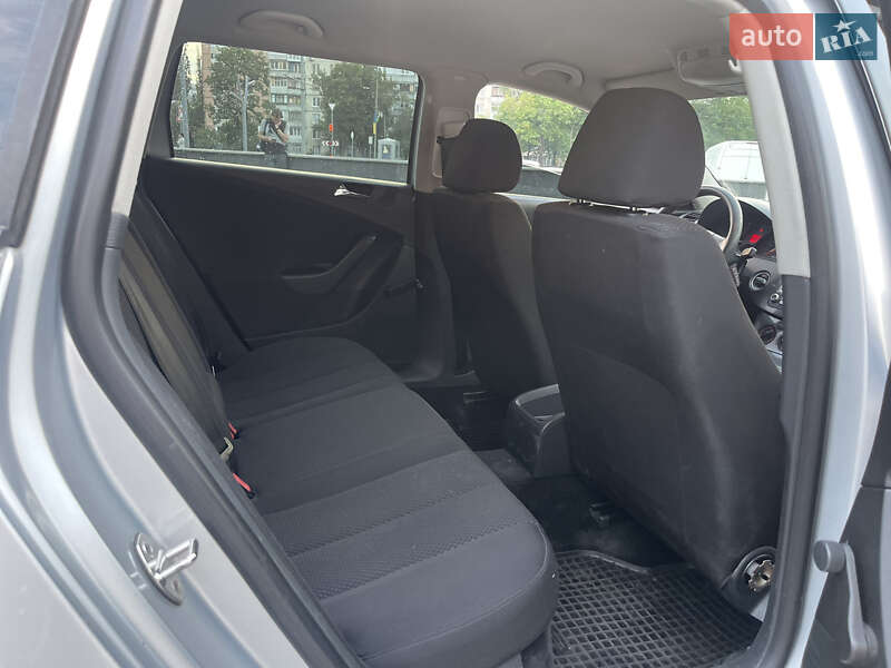 Универсал Volkswagen Passat 2006 в Харькове