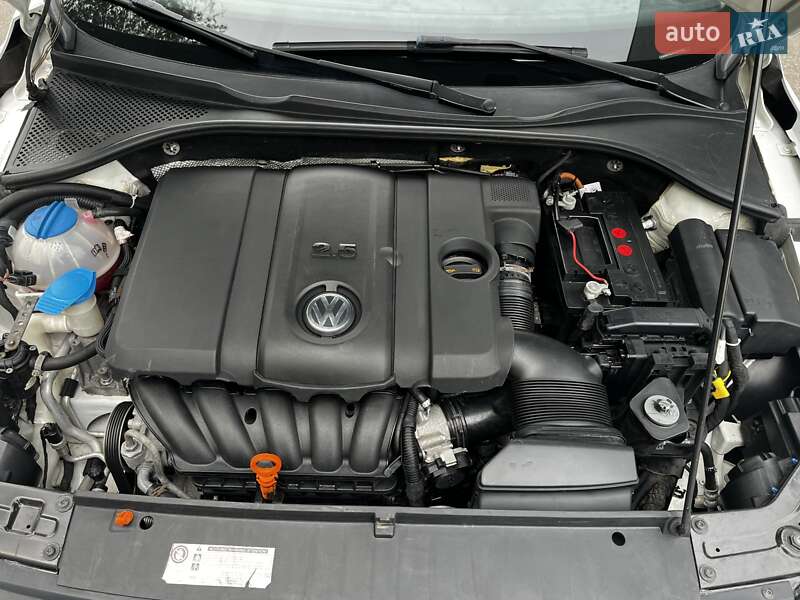 Седан Volkswagen Passat 2012 в Броварах