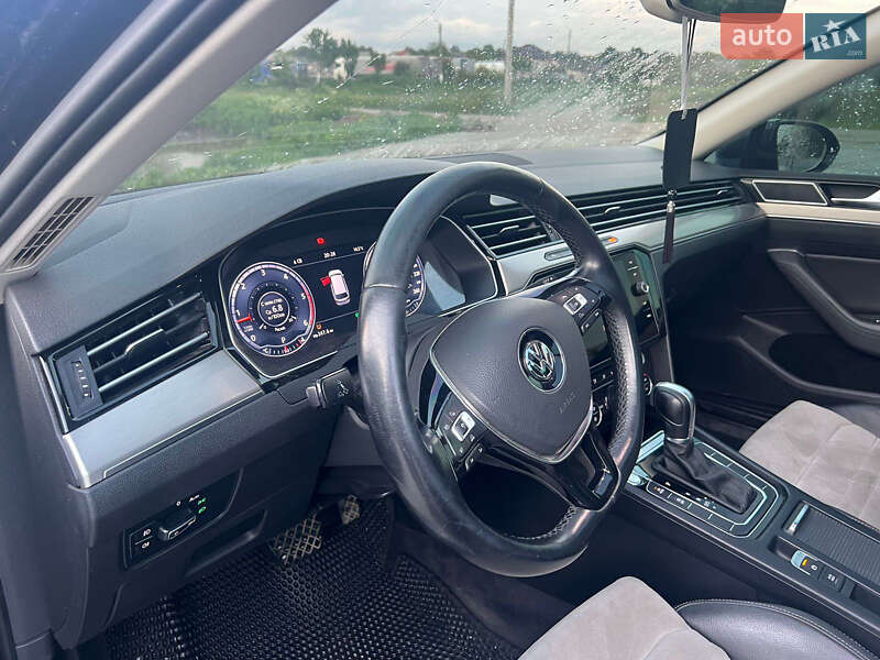 Универсал Volkswagen Passat 2015 в Черновцах
